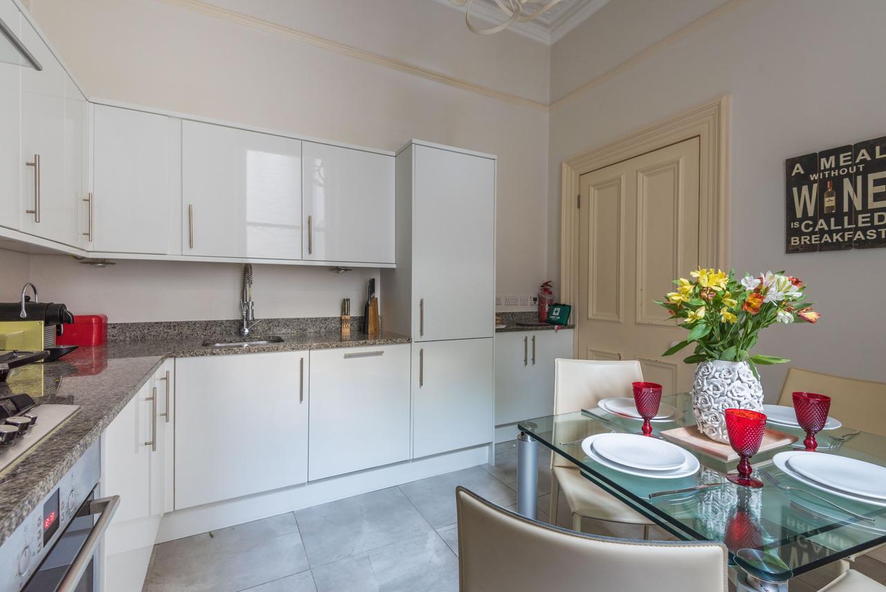 Lovely Chelsea Home Near The Thames By Underthedoormat London Bagian luar foto