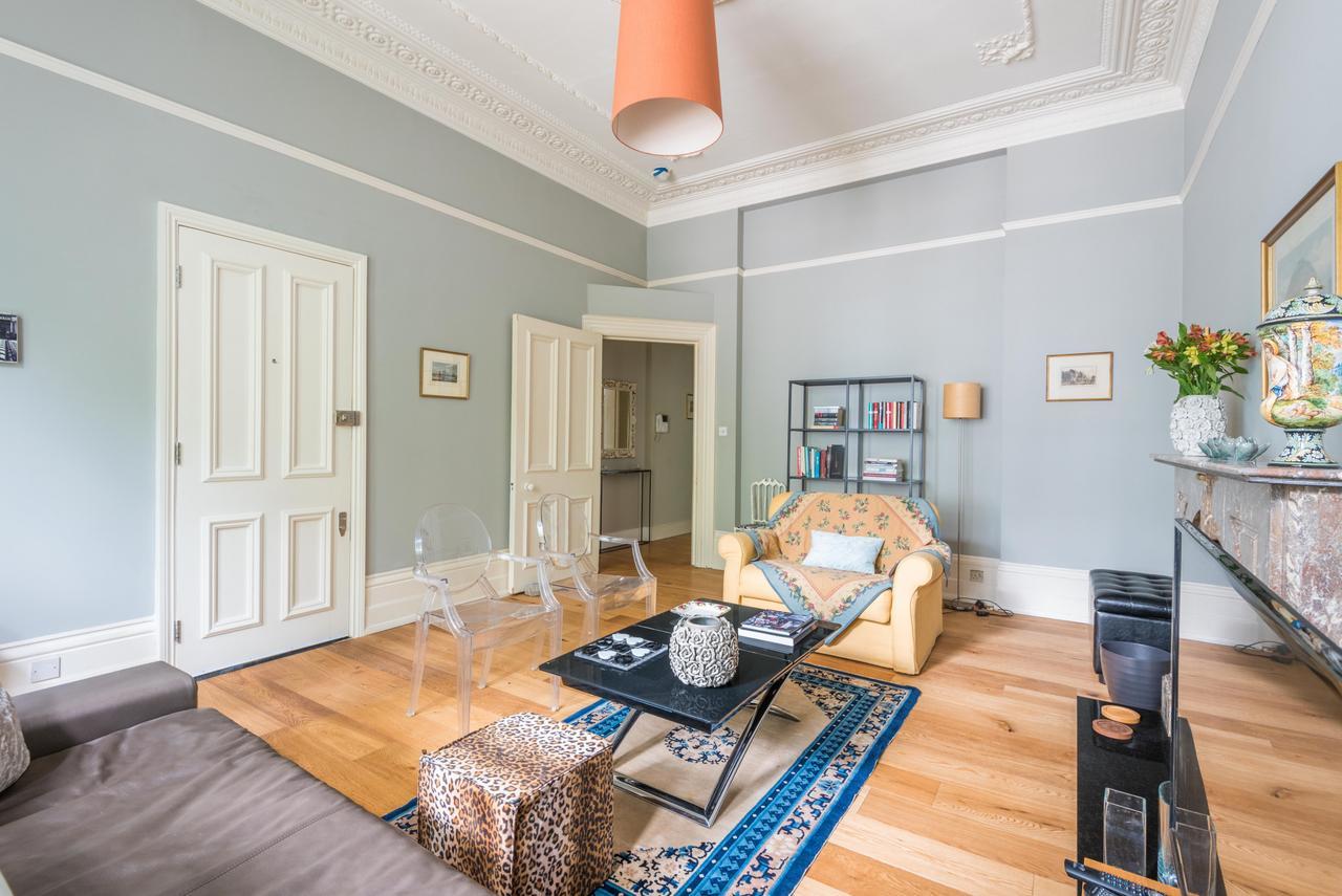 Lovely Chelsea Home Near The Thames By Underthedoormat London Bagian luar foto